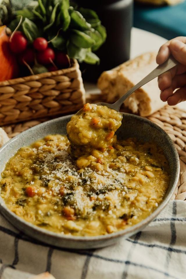 عدسی در منوی دایی امید